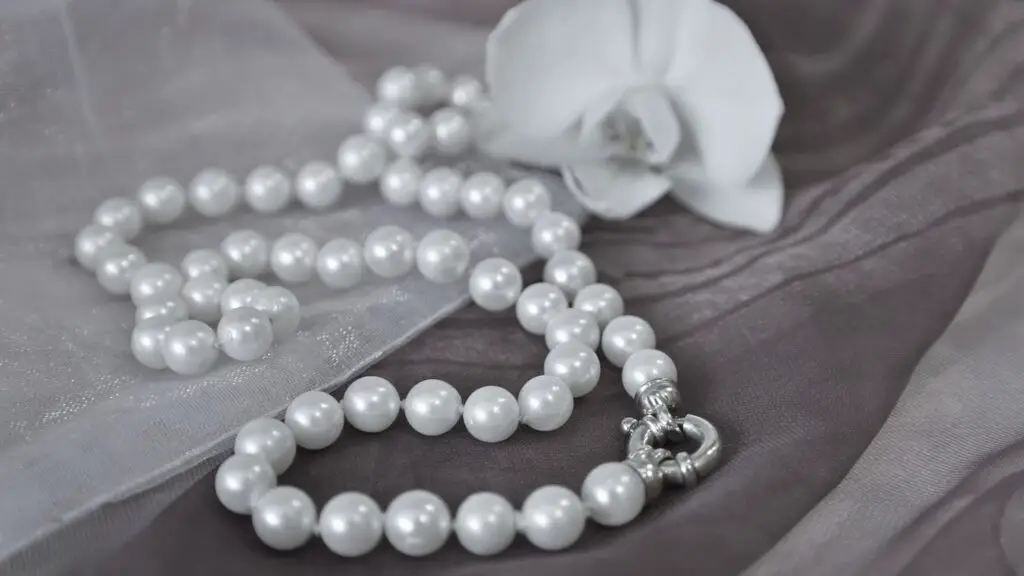  Pearl Necklaces