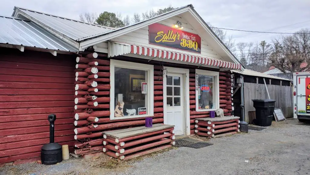 Sally's Smokin' butt BBQ